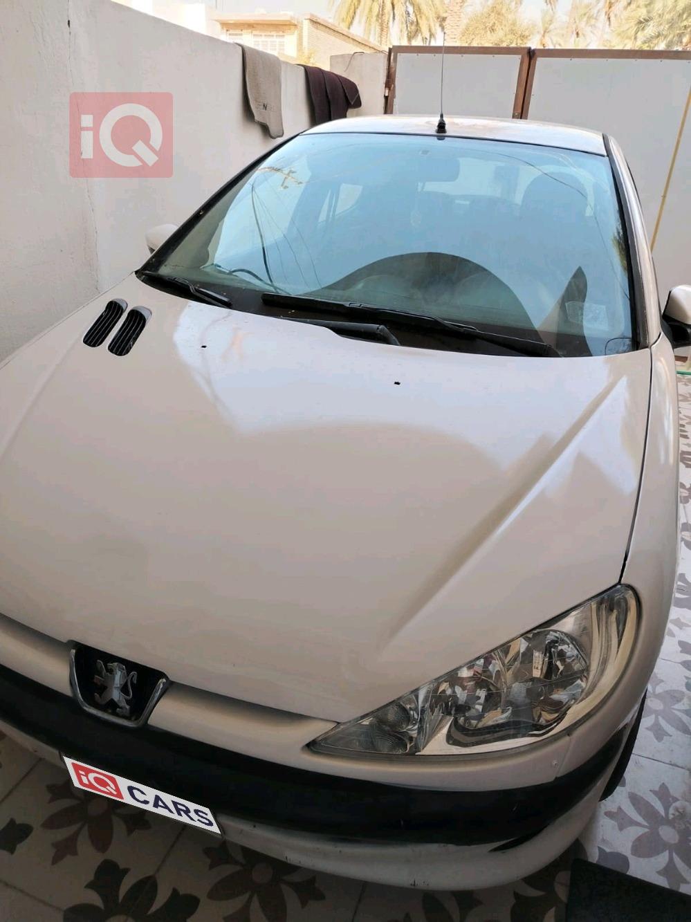 بيجو 206